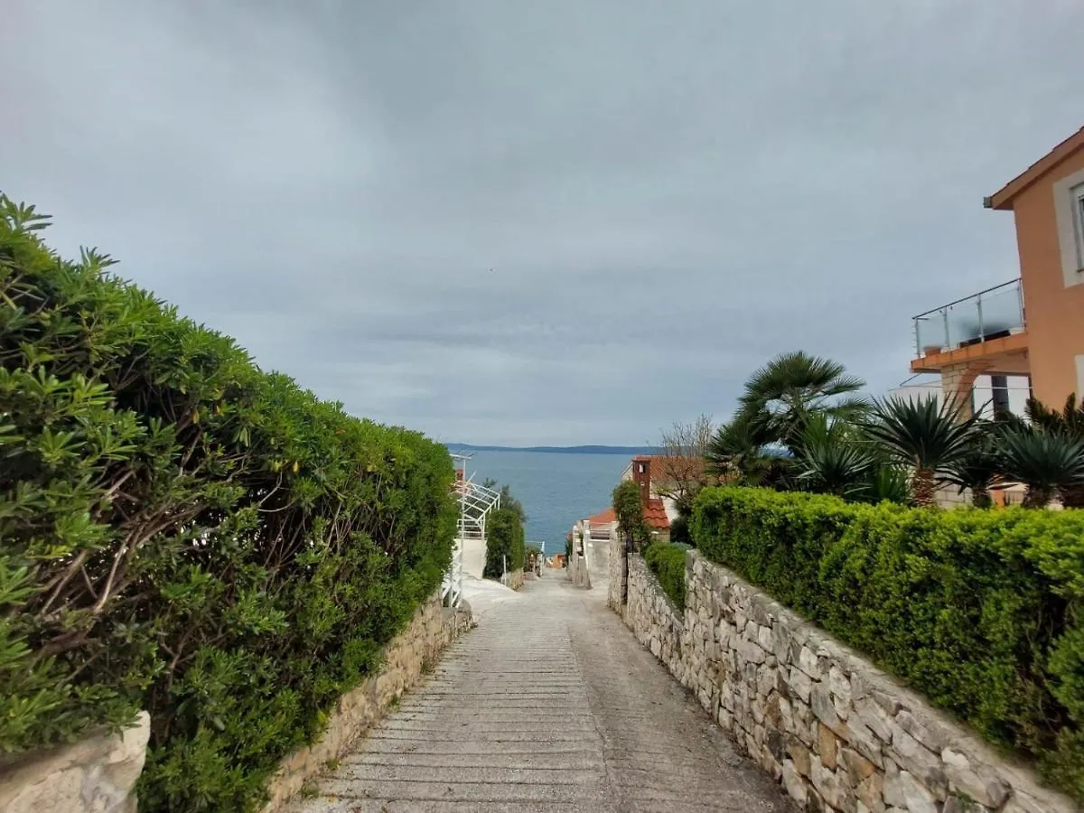 Apartments Mladen Trogir